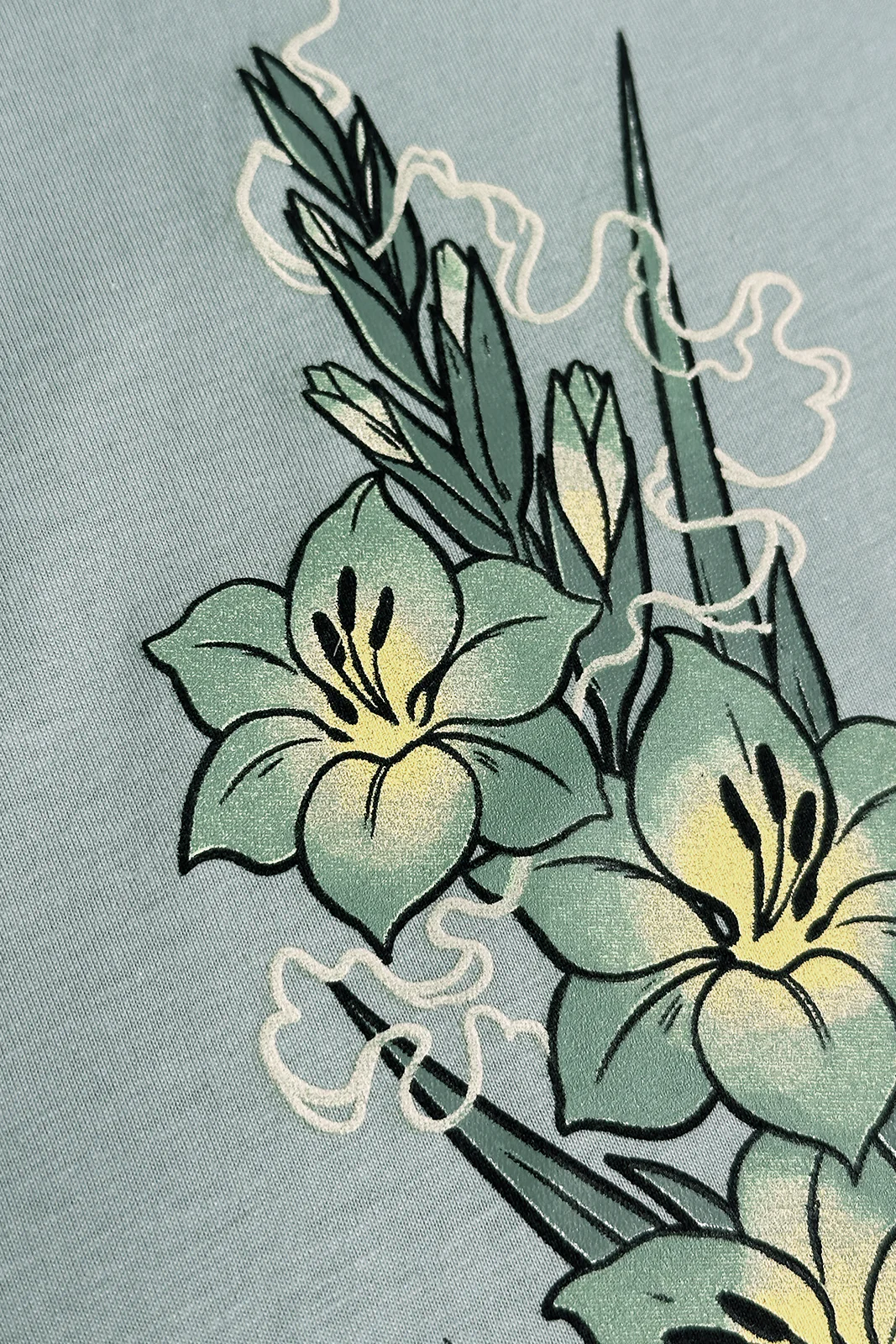 T-Shirt - Liza Grimm - Steingladiole (aloe) - Image 3